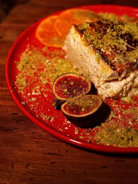 Dessert de Black Pide avec pistaches et figues
